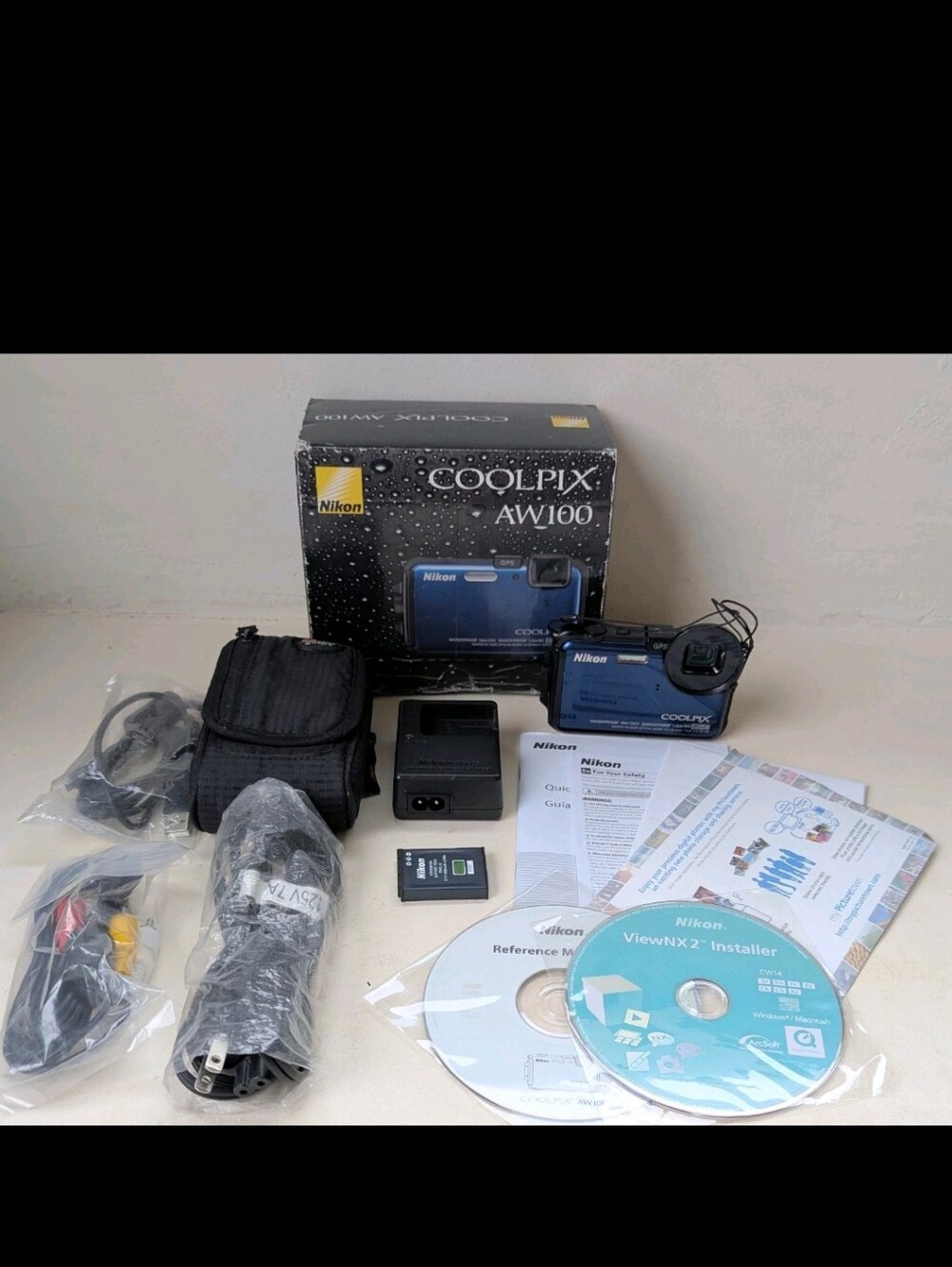 Nikon COOLPIX AW100 16MP Digital Camera WORKS Dark Blue Waterproof, Shockproof